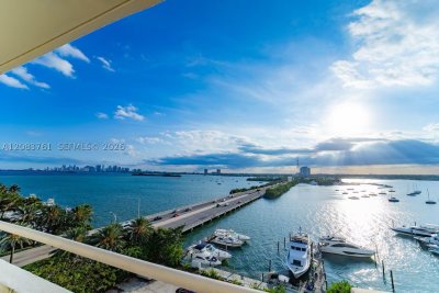 Bayshore Yacht Tennis Club Apt #903