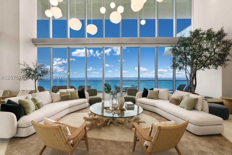 Condo for sale at Turnberry Ocean Club 2301