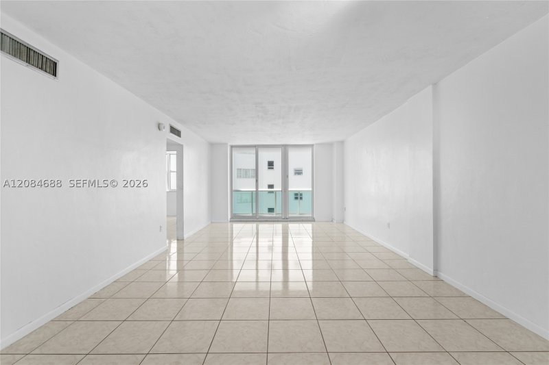 Condo for sale at Carriage Club South 5E