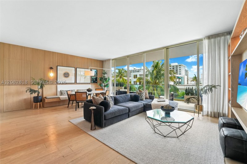 Condo for sale at Three Hundred Collins 3A