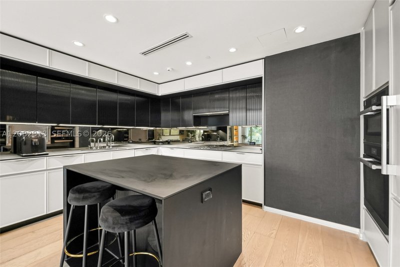 Condo for sale at Three Hundred Collins 3A