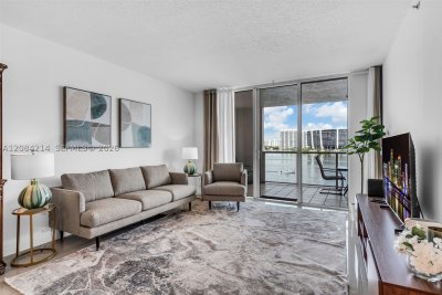 Marina Bay Club Apt #709