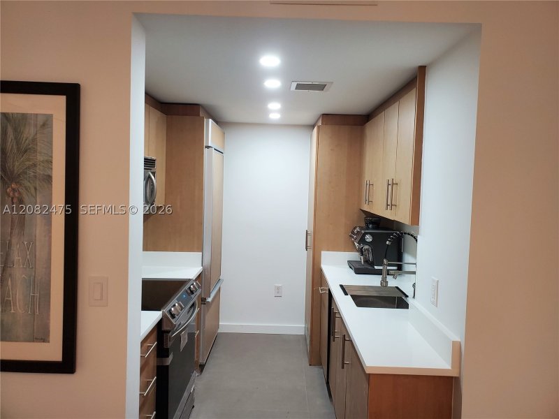Condo for sale at Harbour House 523