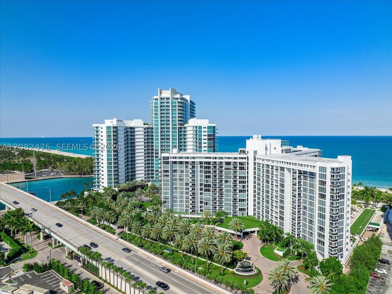 Condo for sale at Harbour House 523