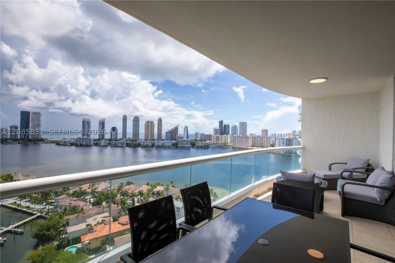 Alquiler de apartamento en Bella Mare 2602