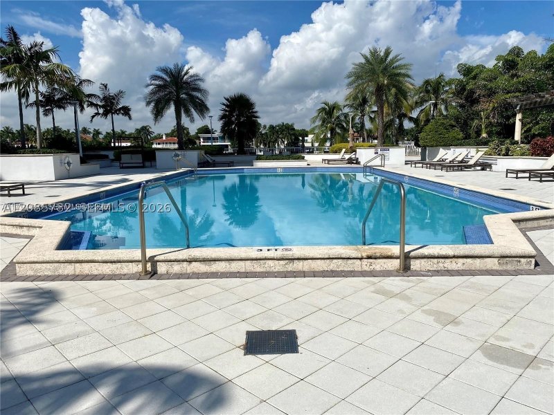 Condo for sale at 5600 Collins 5B