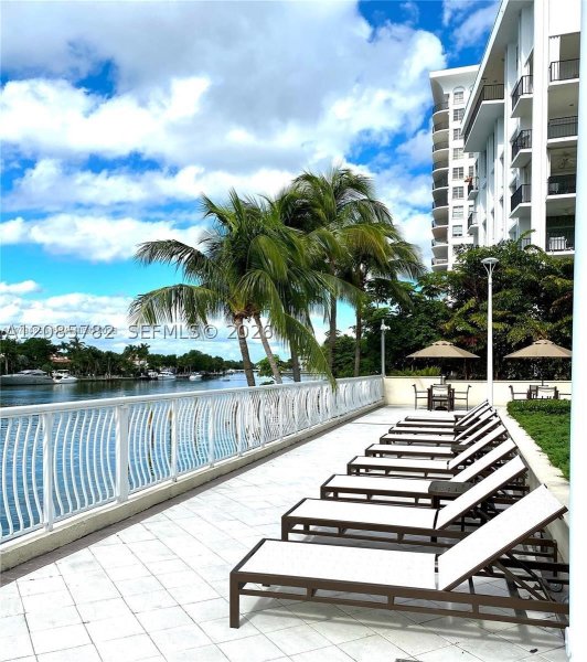 Condo for sale at 5600 Collins 5B
