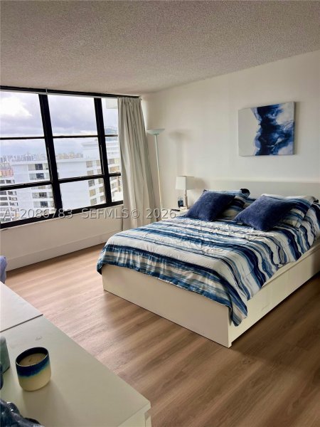 Condo for sale at Olympus Towers 1621