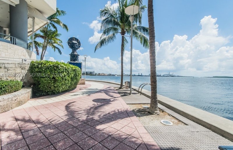 Apartment for rent at One Miami East Tower 2114