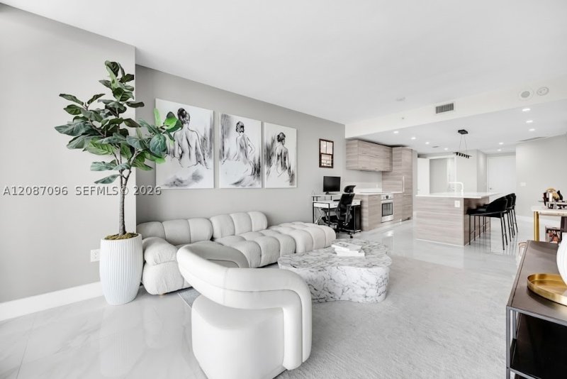 Apartment for rent at Paraiso Bay Miami 4705