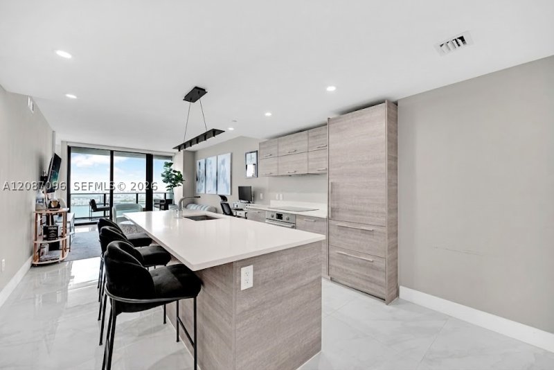 Apartment for rent at Paraiso Bay Miami 4705