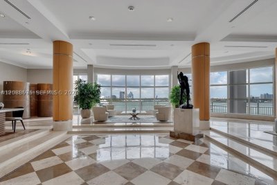 Comprar apartamento en Three Tequesta Point 1104
