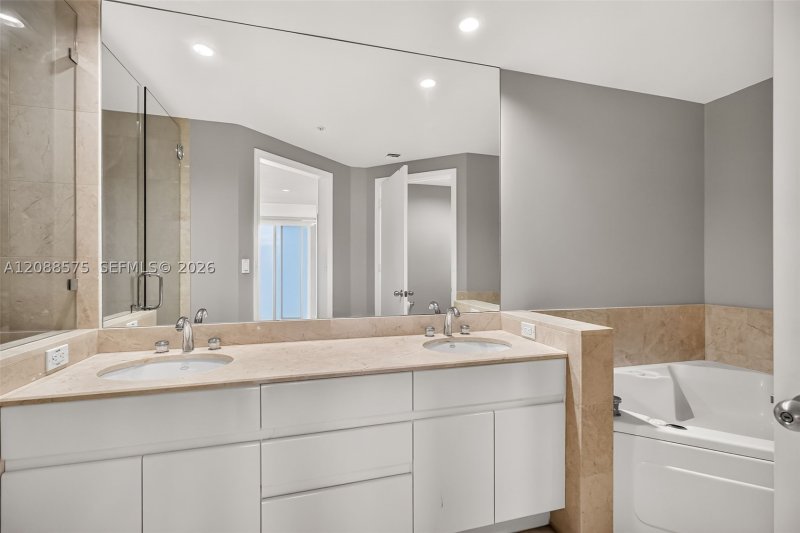Condo for sale at Three Tequesta Point 1104