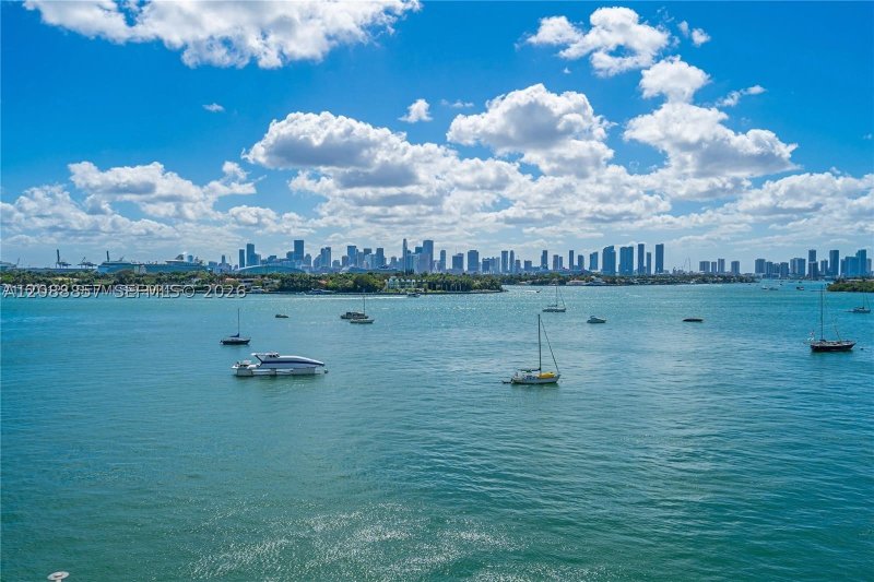 Condo for sale at Mondrian 616