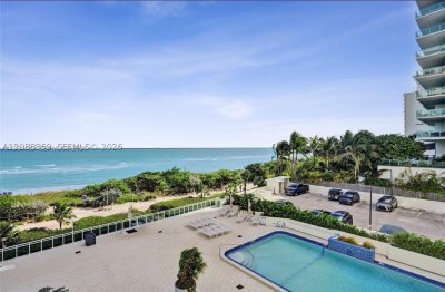 Aluguel de apartamento no The Collins Condo 1026