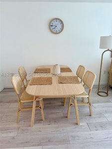 Aluguel de apartamento no The Collins Condo 1026