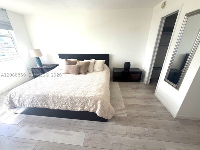 Aluguel de apartamento no The Collins Condo 1026