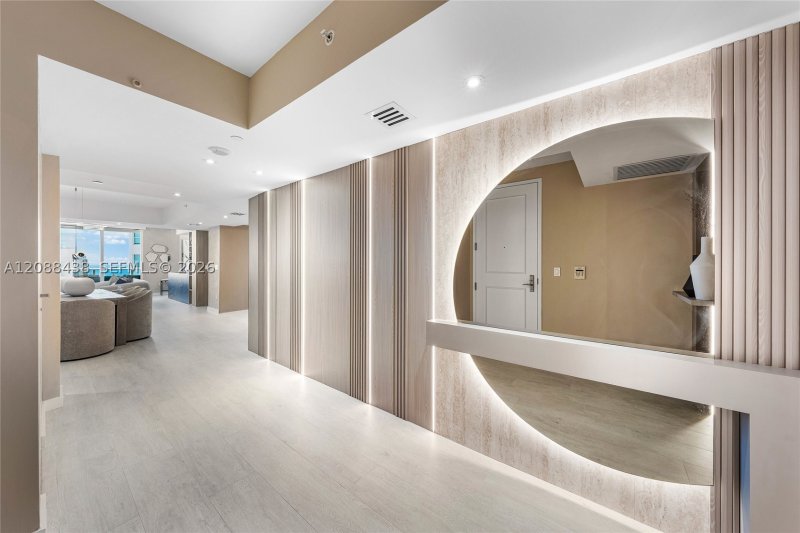 Condo for sale at Peninsula II 3009