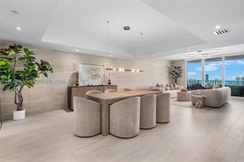 Condo for sale at Peninsula II 3009