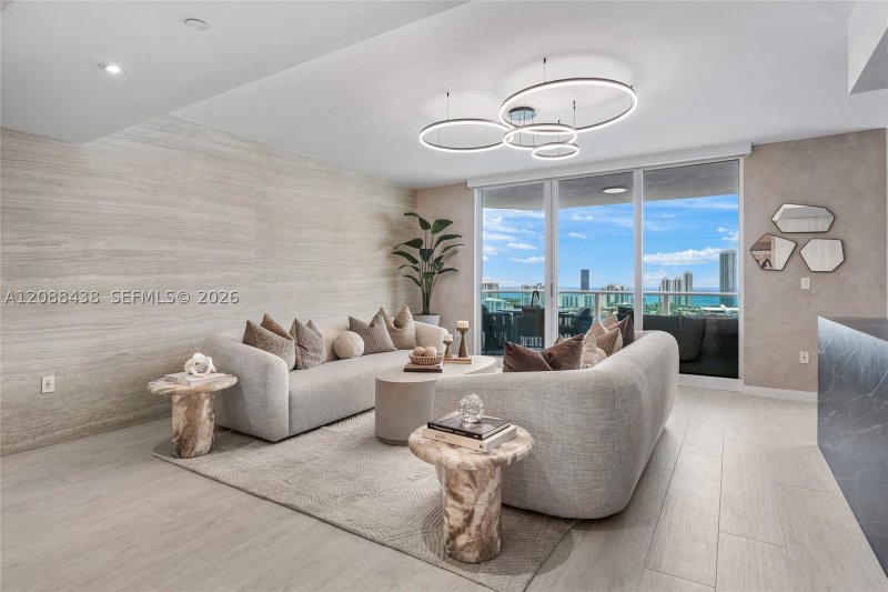 Condo for sale at Peninsula II 3009