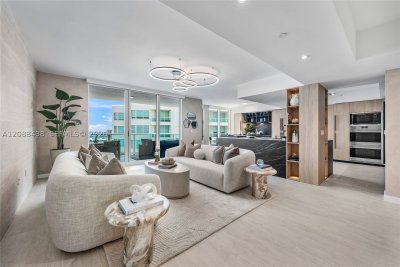 Comprar apartamento no Peninsula II 3009