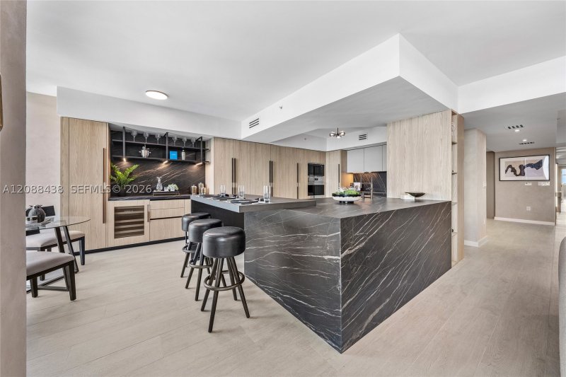 Condo for sale at Peninsula II 3009