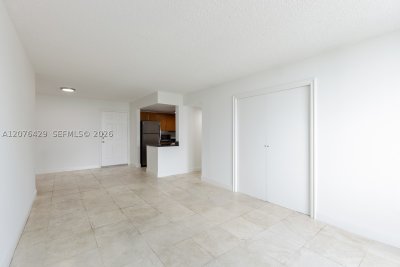 Comprar apartamento no Bayview Plaza 604