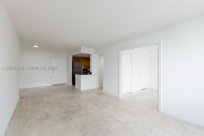 Comprar apartamento no Bayview Plaza 604