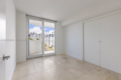 Comprar apartamento no Bayview Plaza 604