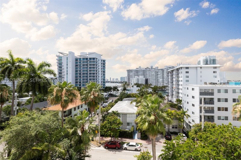 Condo for sale at Bayview Plaza 604
