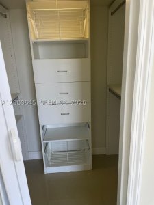 Aluguel de apartamento no Island Pointe 9H