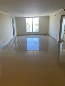 Aluguel de apartamento no Island Pointe 9H