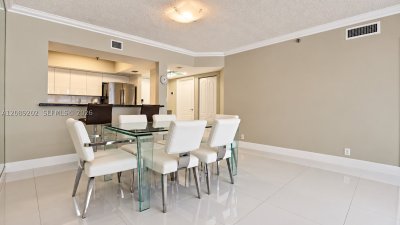 Alquiler de apartamento en The Waves Condo 906