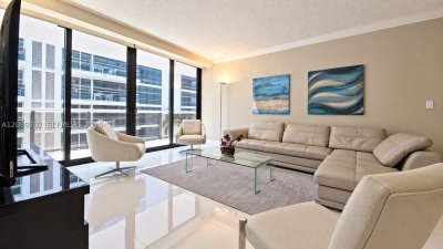Alquiler de apartamento en The Waves Condo 906