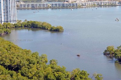 Aluguel de apartamento no The Harbour 2502