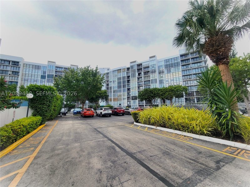 Condo for sale at Oceanview Park 309