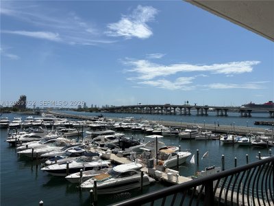 Aluguel de apartamento no The Venetia 420