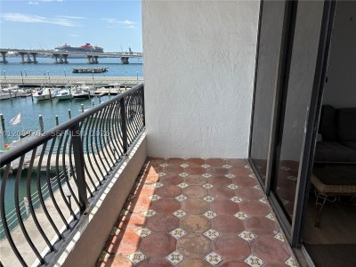 Aluguel de apartamento no The Venetia 420