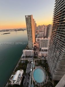 Comprar apartamento no Paraiso Bay Miami 4406