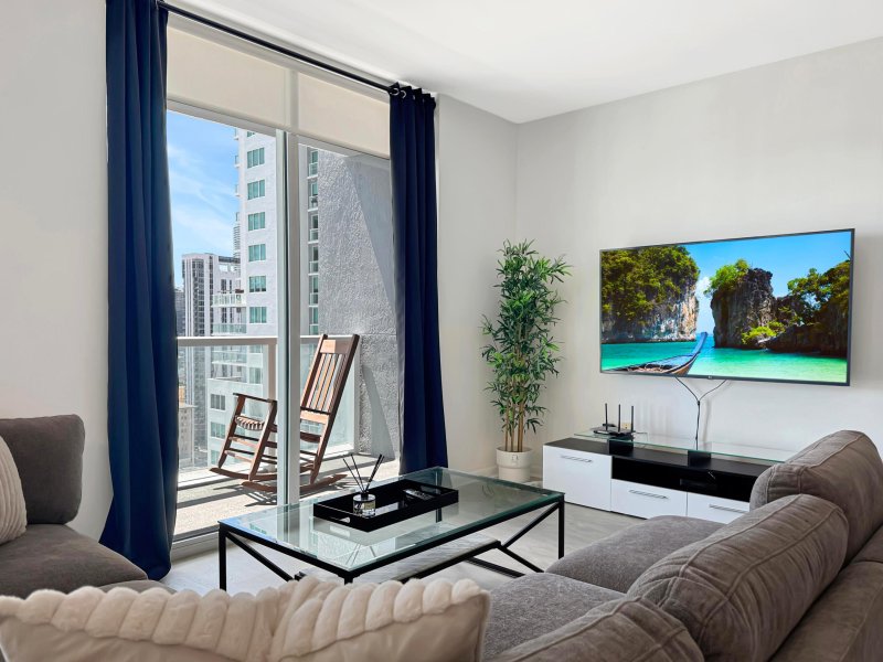 Apartment for rent at Vizcayne Everglades On The Bay 3005