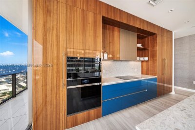 Alquiler de apartamento en Mr. C Residences Bayshore Tower 1412
