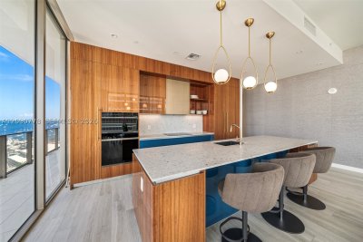 Alquiler de apartamento en Mr. C Residences Bayshore Tower 1412