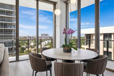 Alquiler de apartamento en Mr. C Residences Bayshore Tower 1412