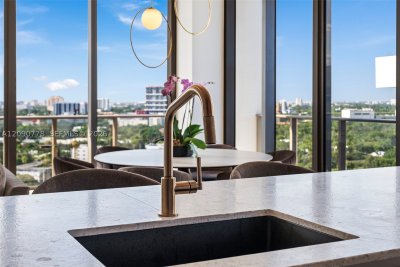 Alquiler de apartamento en Mr. C Residences Bayshore Tower 1412
