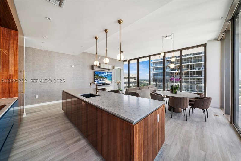 Alquiler de apartamento en Mr. C Residences Bayshore Tower 1412