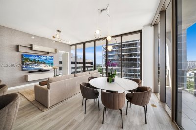 Alquiler de apartamento en Mr. C Residences Bayshore Tower 1412