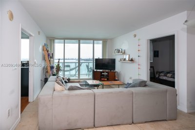 1800 Club Apt #2103