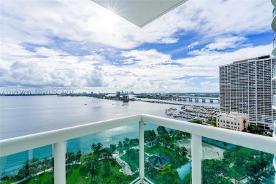 Aluguel de apartamento no 1800 Club 2103