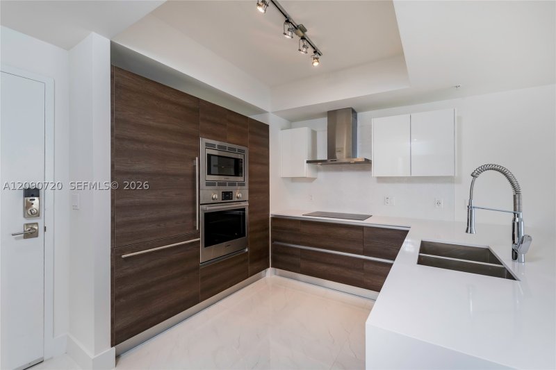 Condo for sale at Merrick Manor 734