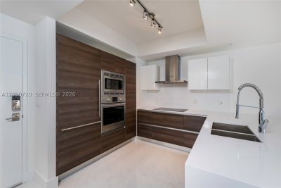 Comprar apartamento en Merrick Manor 734